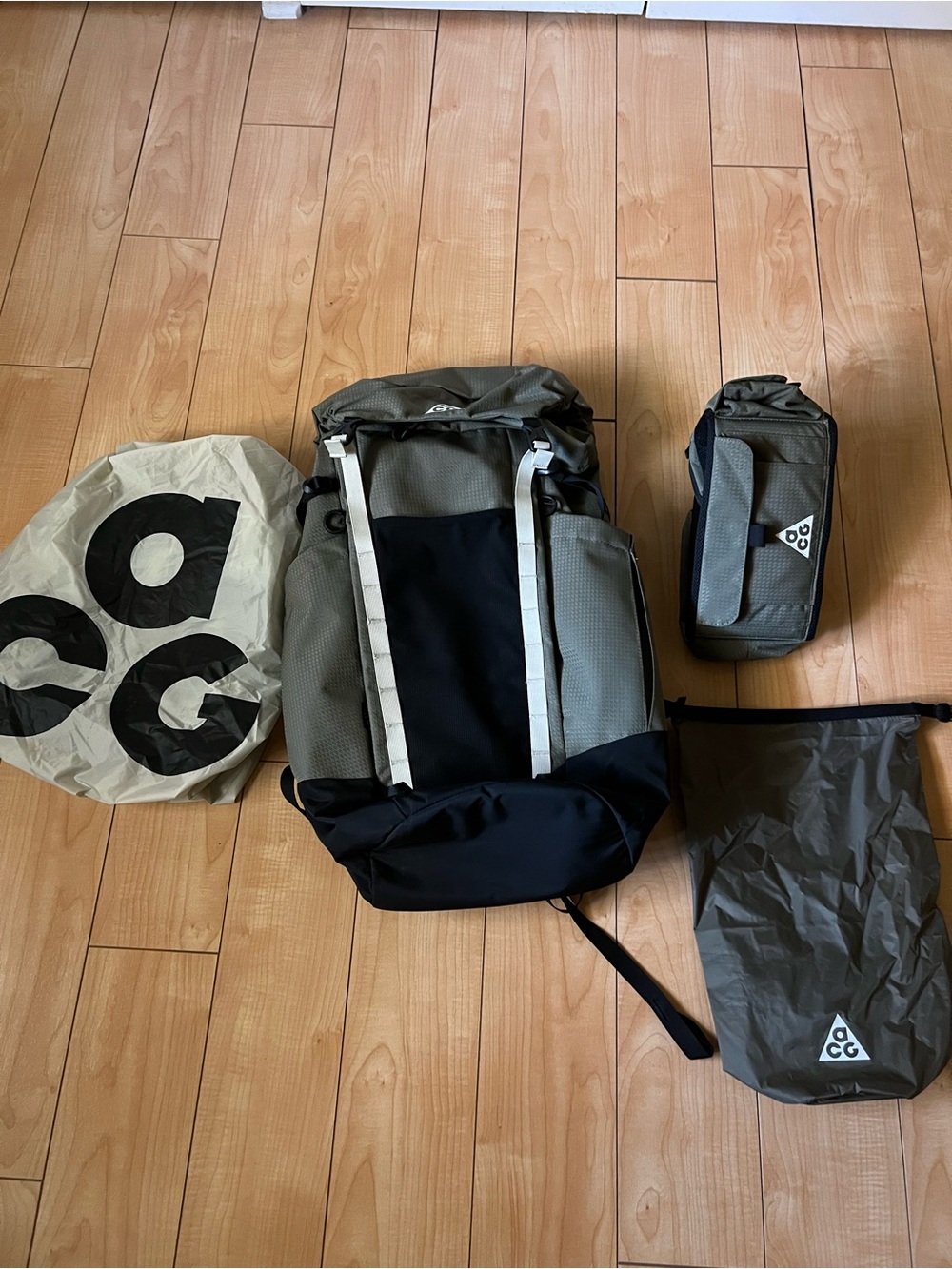 NIKE ACG 36 Backpack Medium Olive Black Light Bone